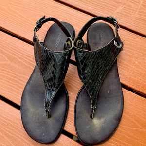 Aerosoles black T strap sandals